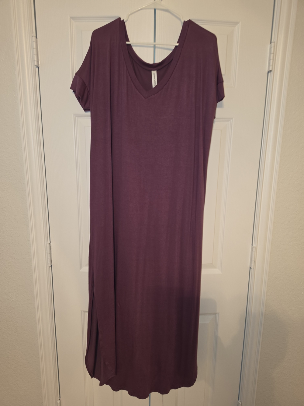 Zenana Outfitters V-Neck Maxi Dress in Plum